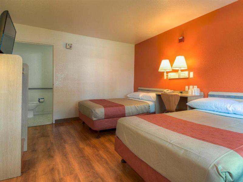 Motel 6-Escondido, Ca Bagian luar foto