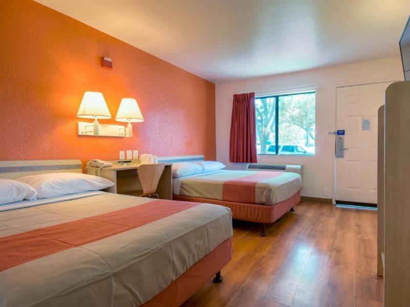 Motel 6-Escondido, Ca Bagian luar foto